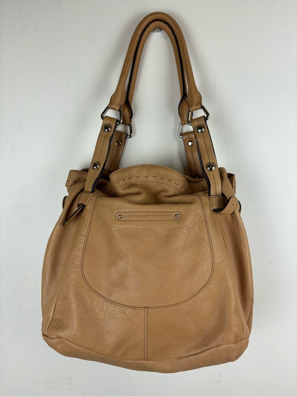 B Makowsky Leather Slouchy Hobo Shoulder Bag in Tan/Camel Shade - Picture 5 of 16